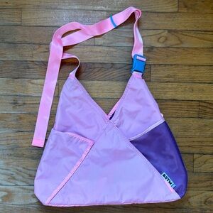 Baboon to the Moon Triangle Tote(18L) | Medium PINK